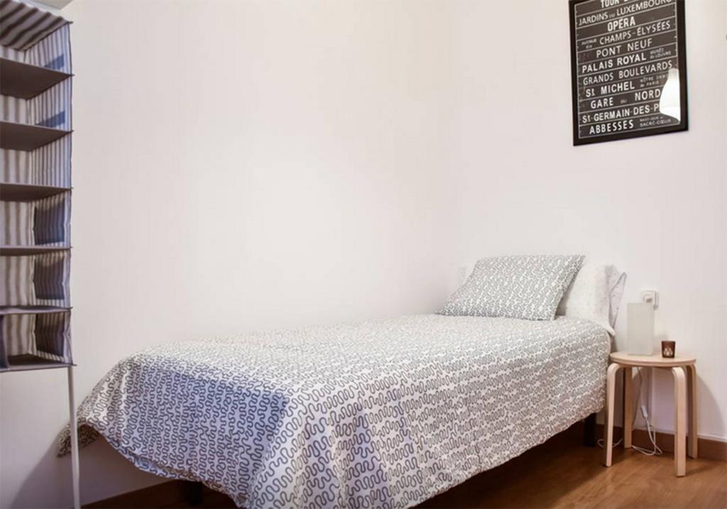 Bcn4Days 24/7 Apartments โอสปิตาเล็ต เดอ โยเบรกัต ภายนอก รูปภาพ